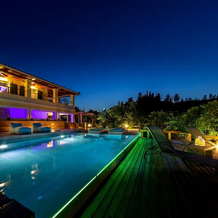 Castelletto Heated Pool Jacuzzi Willa