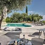 Castelletto Heated Pool Jacuzzi Villa *