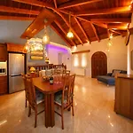 Villa Castelletto Heated Pool Jacuzzi