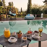 Castelletto Heated Pool Jacuzzi * Kipszéli