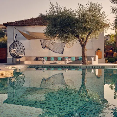 Castelletto Heated Pool Jacuzzi