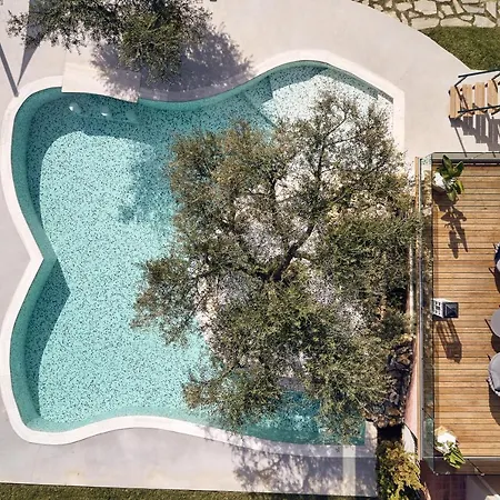 Castelletto Heated Pool Jacuzzi * Κυψέλη
