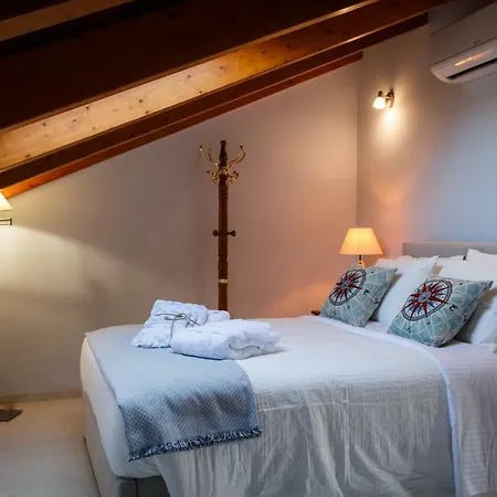 Castelletto Heated Pool Jacuzzi * Κυψέλη