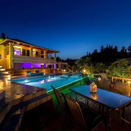 Castelletto Heated Pool Jacuzzi Villa