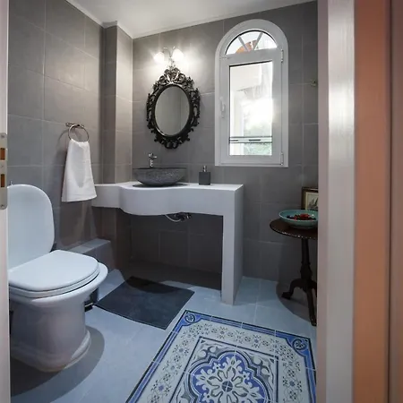 Castelletto Heated Pool Jacuzzi *