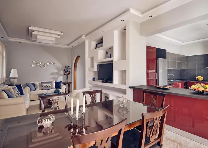 Castelletto Heated Pool Jacuzzi فيلة Kypseli