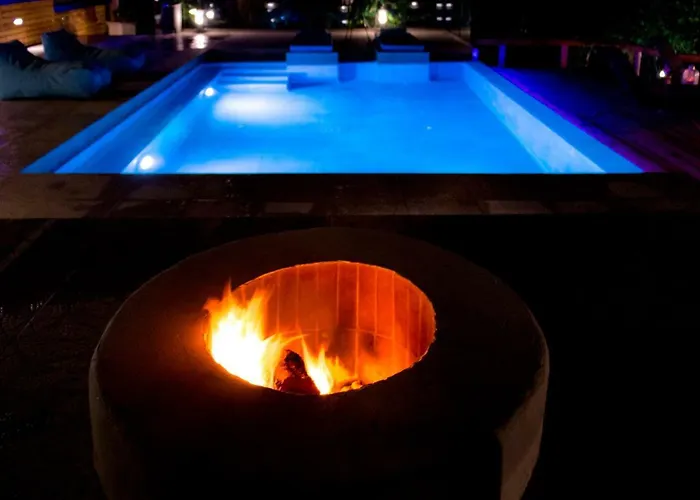Castelletto Heated Pool Jacuzzi Kypseli