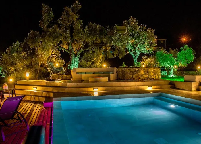 فيلة Castelletto Heated Pool Jacuzzi