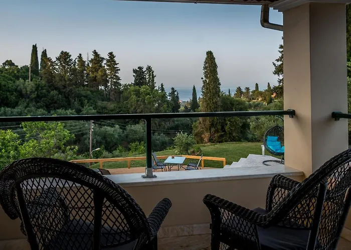 فيلة Castelletto Heated Pool Jacuzzi *