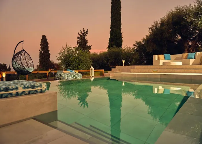 Castelletto Heated Pool Jacuzzi فيلة