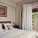 Villa Castelletto Heated Pool Jacuzzi *