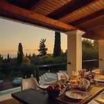 Villa Castelletto Heated Pool Jacuzzi Kypseli