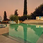 Castelletto Heated Pool Jacuzzi Villa