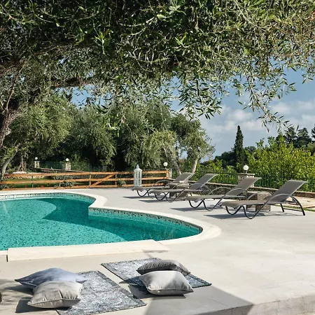 Castelletto Heated Pool Jacuzzi *