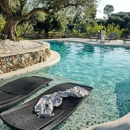 Castelletto Heated Pool Jacuzzi Villa