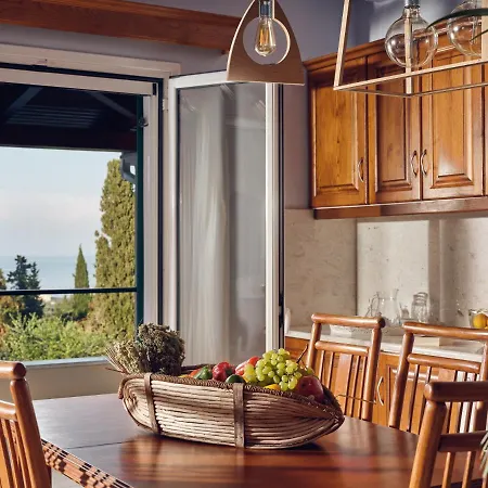 Castelletto Heated Pool Jacuzzi Kypseli